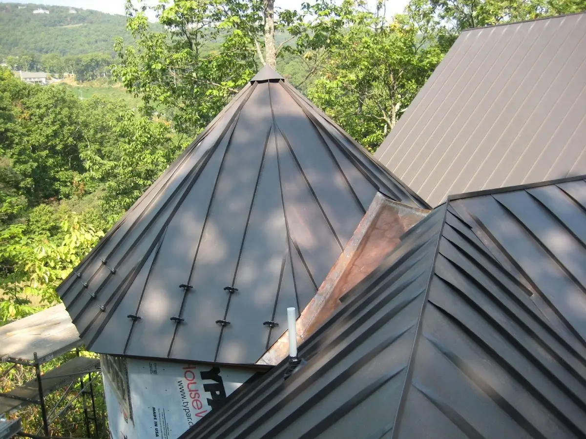 Professional Roof Tarp Installation by Craftsman Roofing in Magnolia